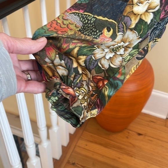 Johnny Was 🔥sale🔥 blouse with parrots. Fall colors - Picture 4 of 10